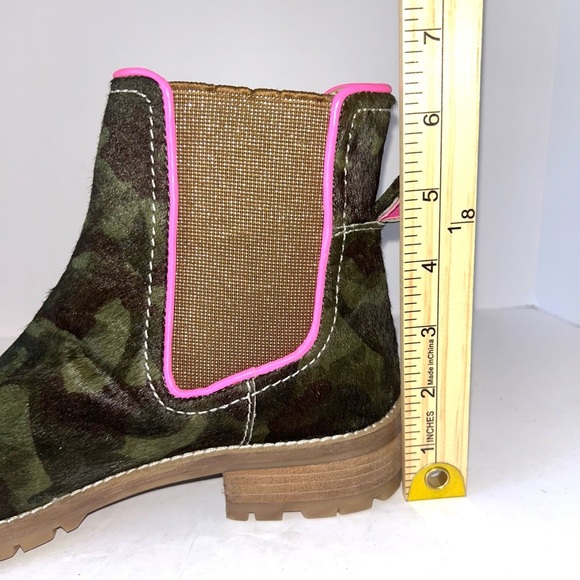 Boden Freya Chelsea Boots Camo Calf Hair Metallic Pink Green NWOT Size EU37 US 6 - Picture 14 of 16